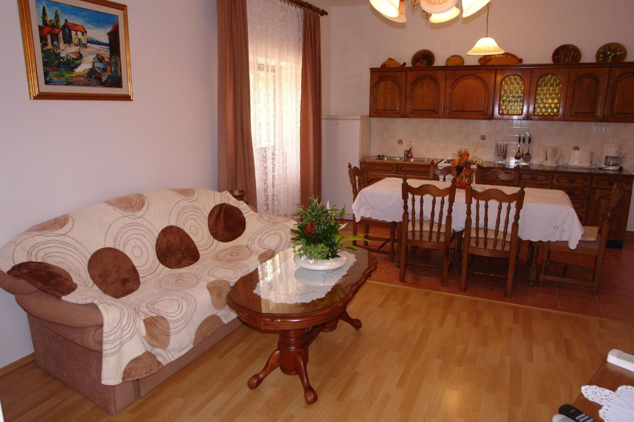 Apartments Nikolina Новий Винодольський Екстер'єр фото