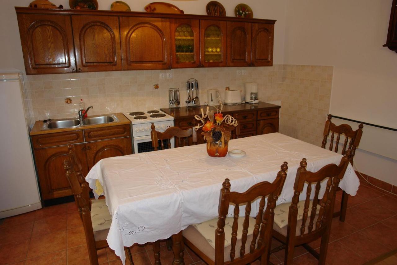 Apartments Nikolina Новий Винодольський Екстер'єр фото