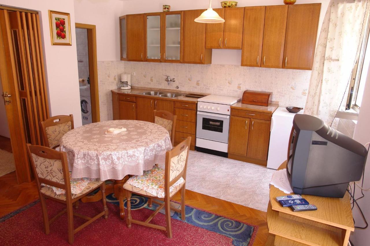 Apartments Nikolina Новий Винодольський Екстер'єр фото