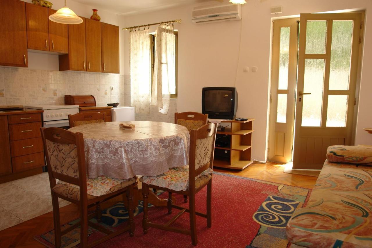 Apartments Nikolina Новий Винодольський Екстер'єр фото